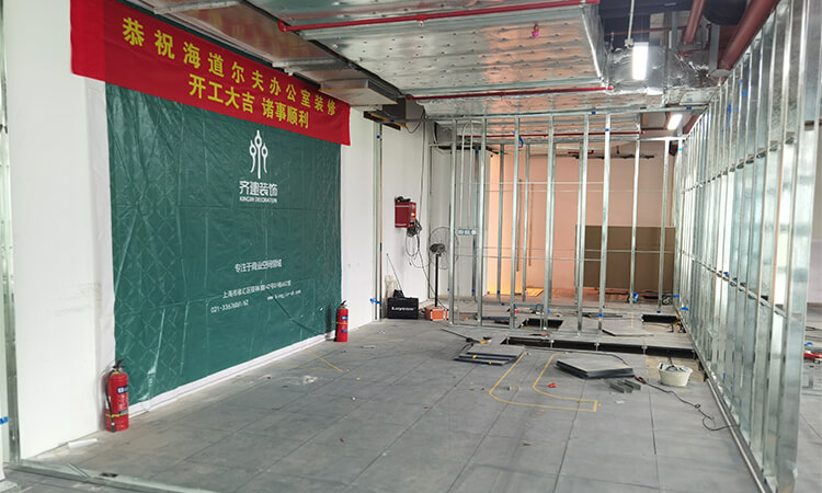 上海閔行外企海道爾夫?qū)嶒?yàn)室設(shè)備公司辦公室裝修現(xiàn)場(chǎng)